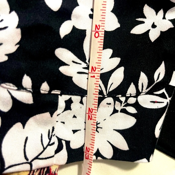 Briggs New York Flower Long Sleeve Blazer (size 12regular) - Picture 2 of 6